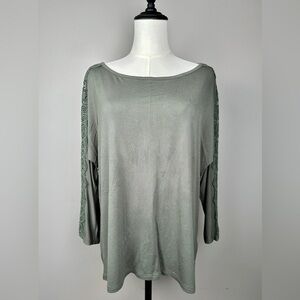 Women’s 3/4 sleeve Cable & Gauge tunic lace sleeve detail, size XL, olive green
